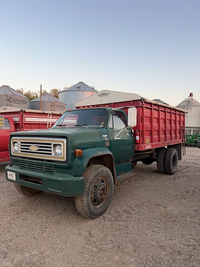 Image of Chevrolet C60 equipment image 1