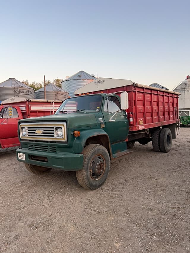 Image of Chevrolet C60 equipment image 3