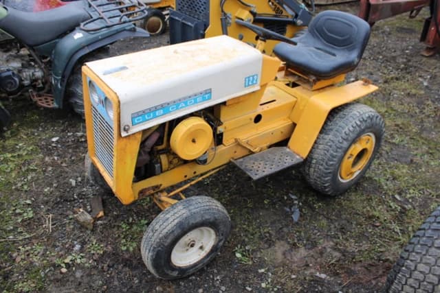 Image of Cub Cadet 122 equipment image 1