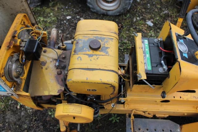 Image of Cub Cadet 122 equipment image 2