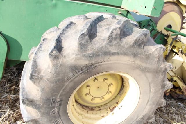 Image of John Deere 5730 equipment image 3