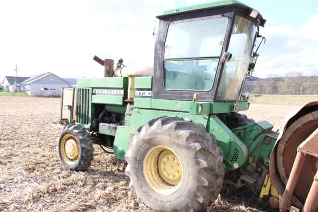 Image of John Deere 5730 equipment image 1