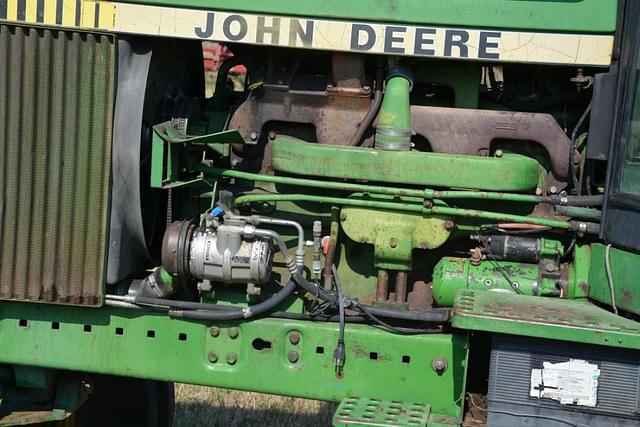 Image of John Deere 4450 equipment image 1