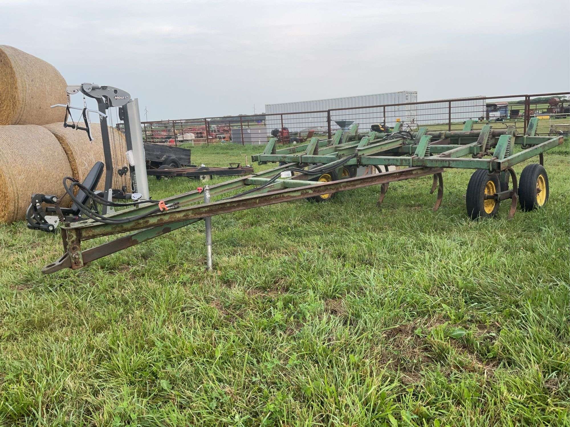 John Deere 1600 Equipment Image0