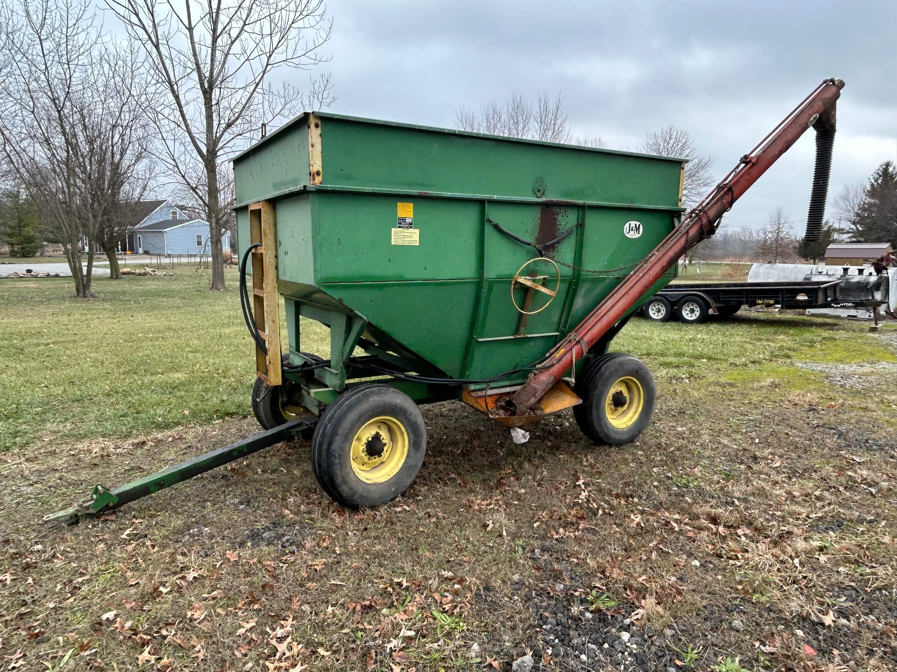 J&M 250 Equipment Image0