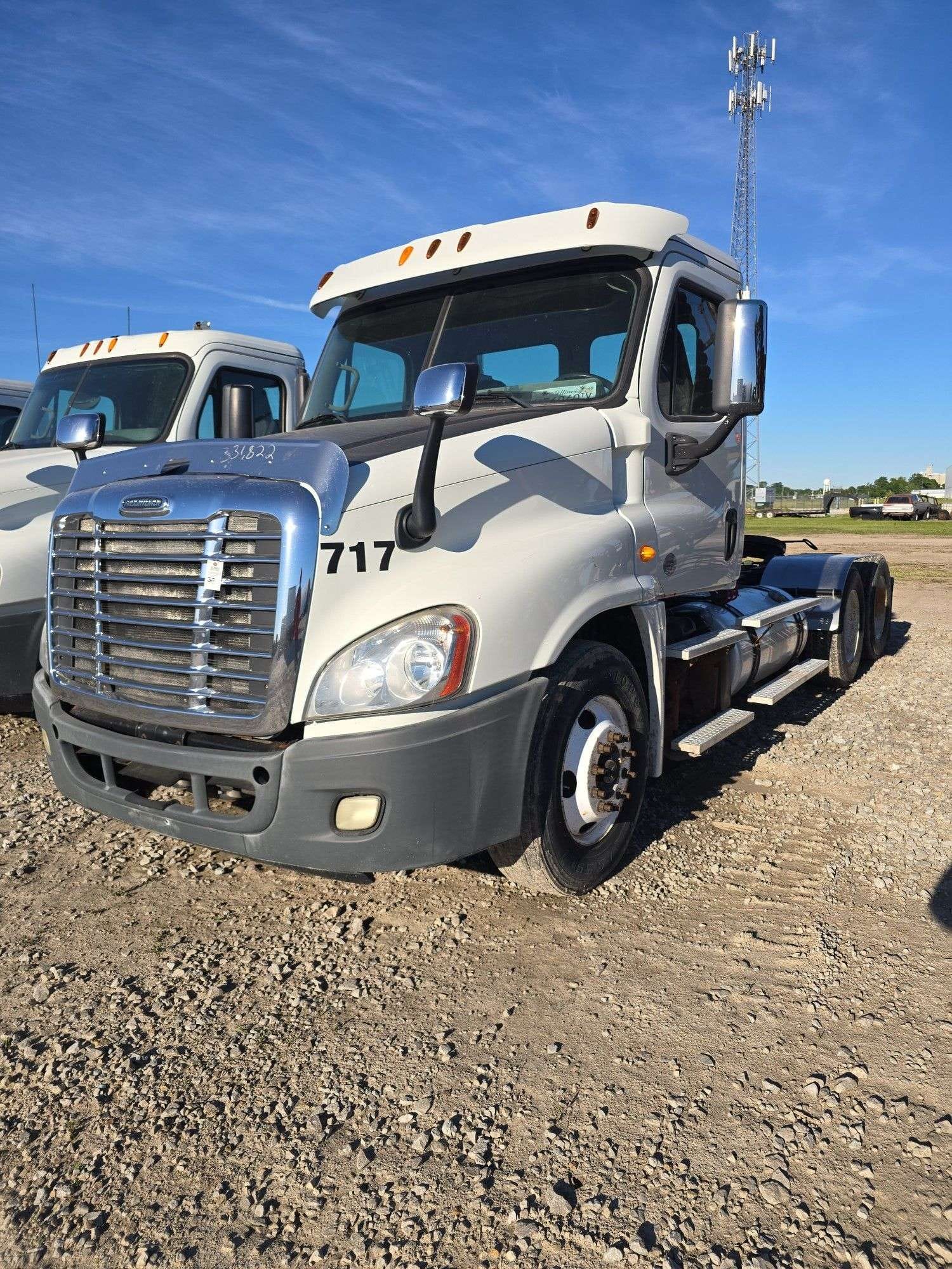 2014 Freightliner Cascadia 125 Equipment Image0