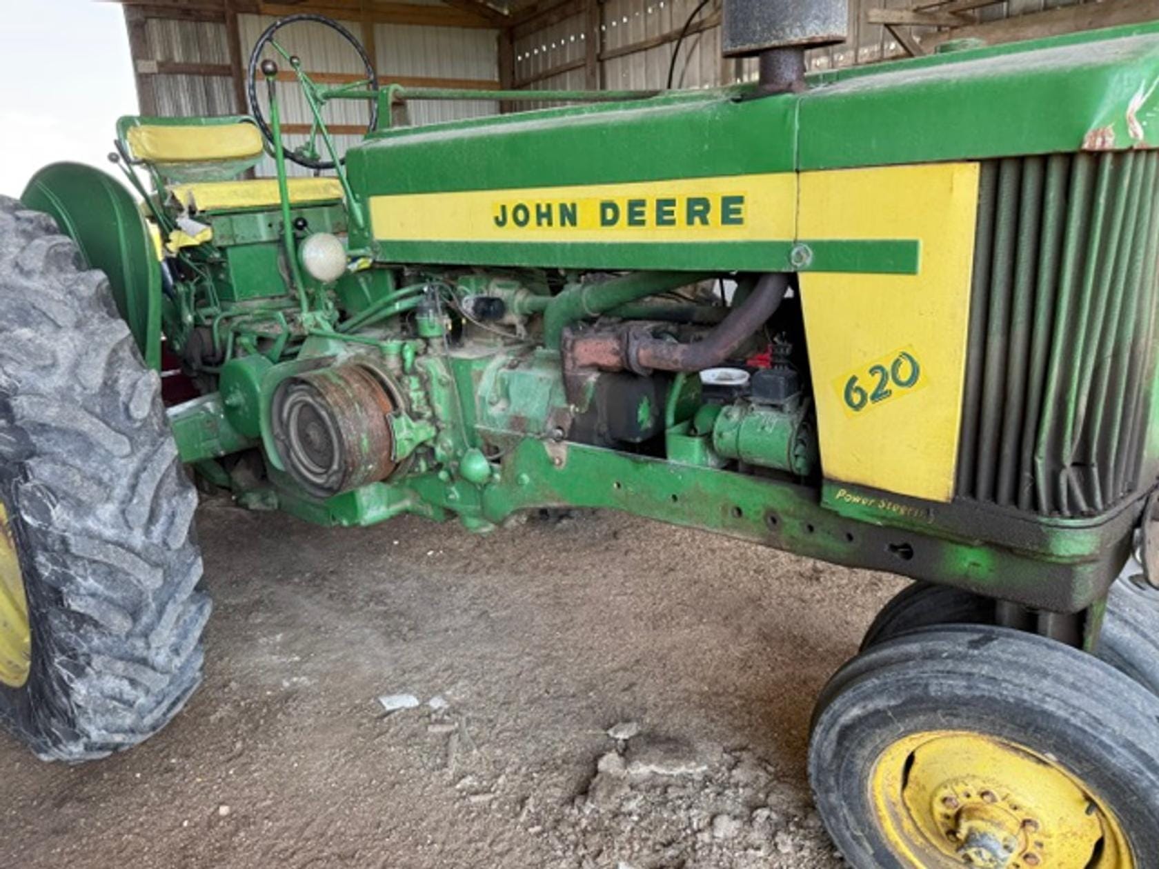 John Deere 620 Equipment Image0