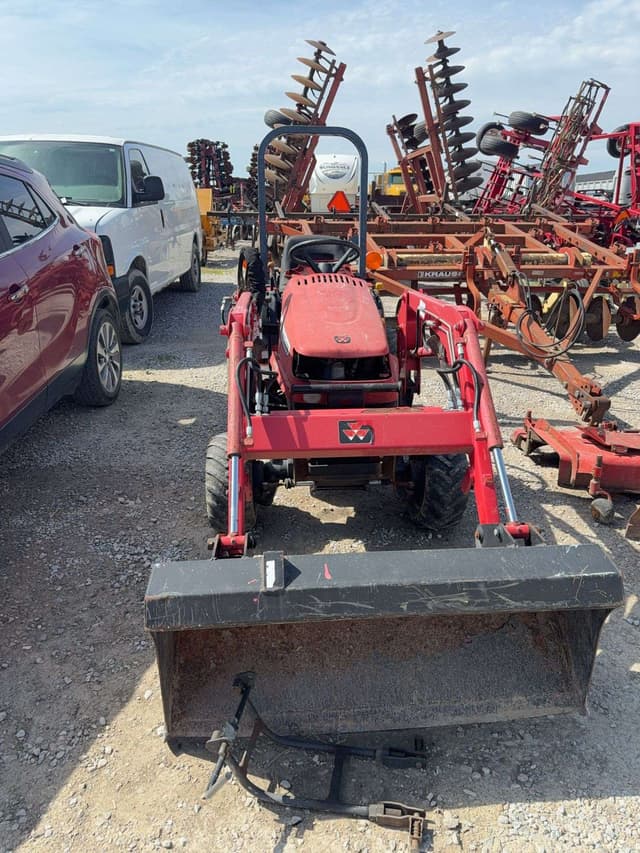 Image of Massey Ferguson GC2300 equipment image 1
