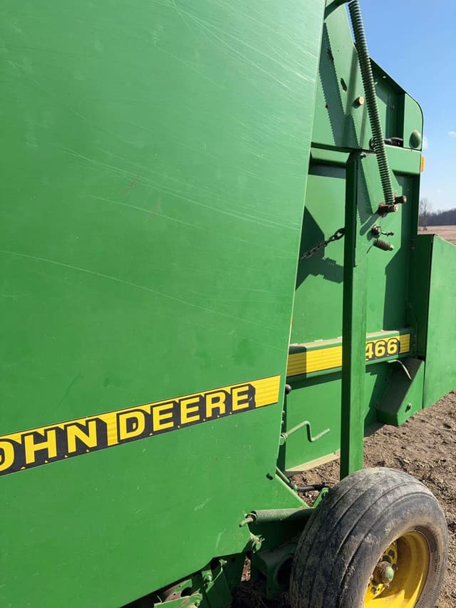 Image of John Deere 466 equipment image 2
