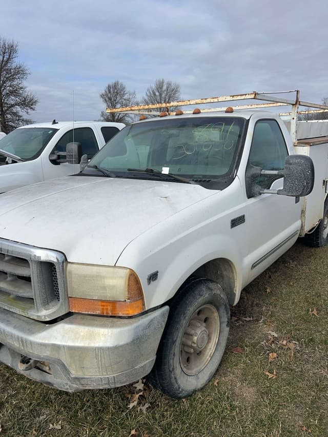Image of Ford F-350 equipment image 1