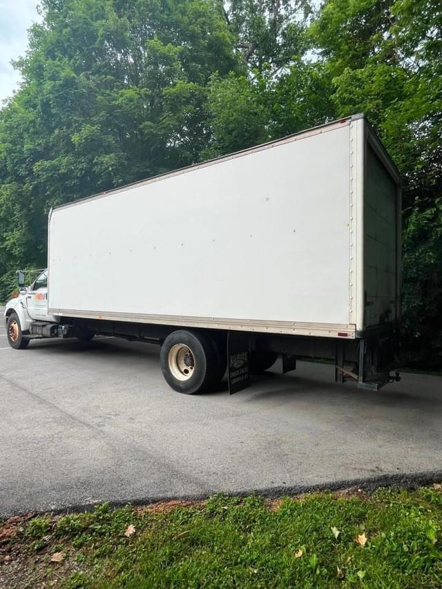 Image of Ford F-650 equipment image 2