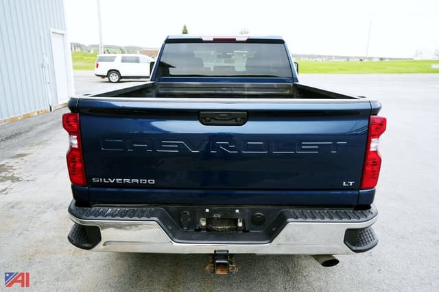 Image of Chevrolet 2500HD equipment image 4