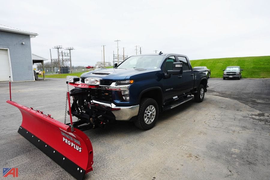 2023 Chevrolet 2500HD Equipment Image0