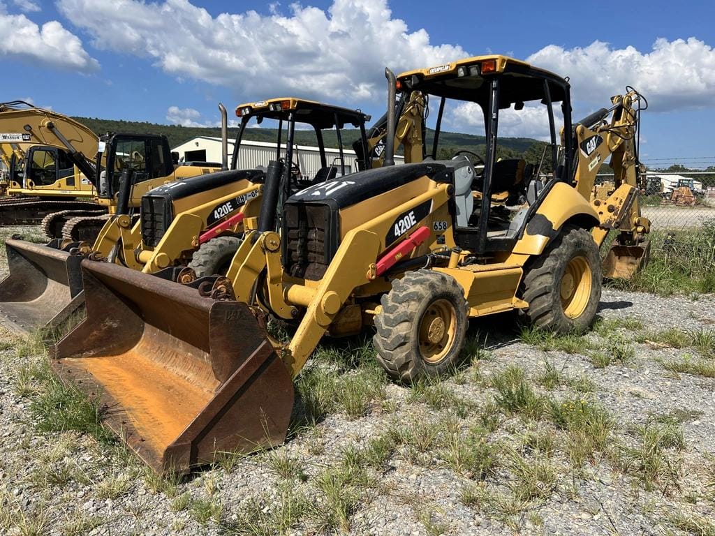 Main image Caterpillar 420E