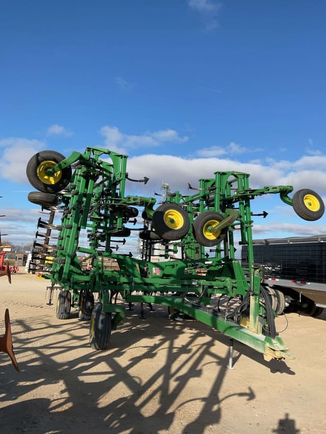 Image of John Deere 2210 equipment image 2