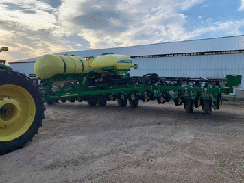 Main image John Deere 1775