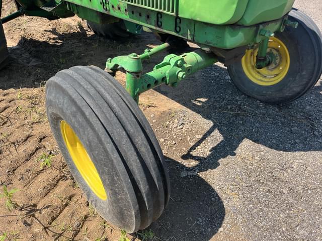 Image of John Deere 4320 equipment image 2