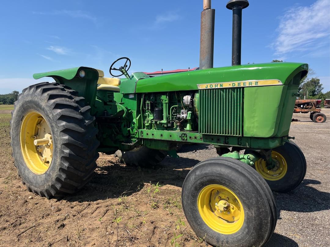 Image of John Deere 4320 Primary image