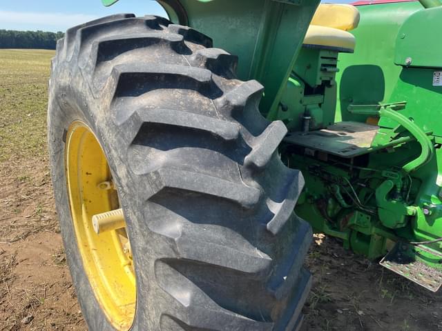 Image of John Deere 4320 equipment image 4