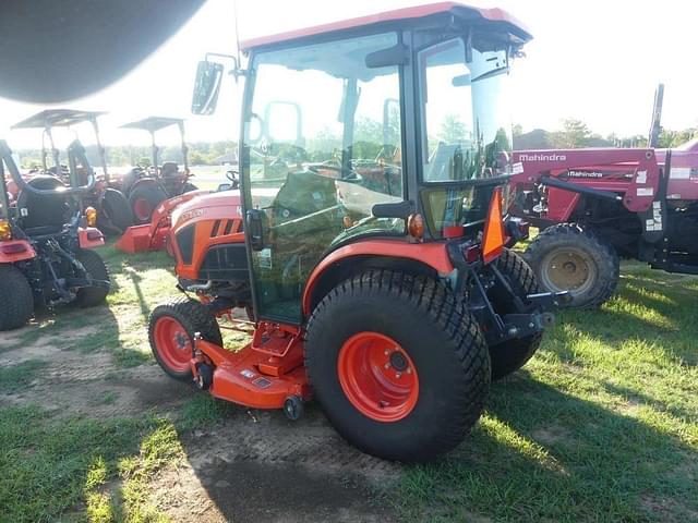 Image of Kubota LX2610HSD equipment image 4