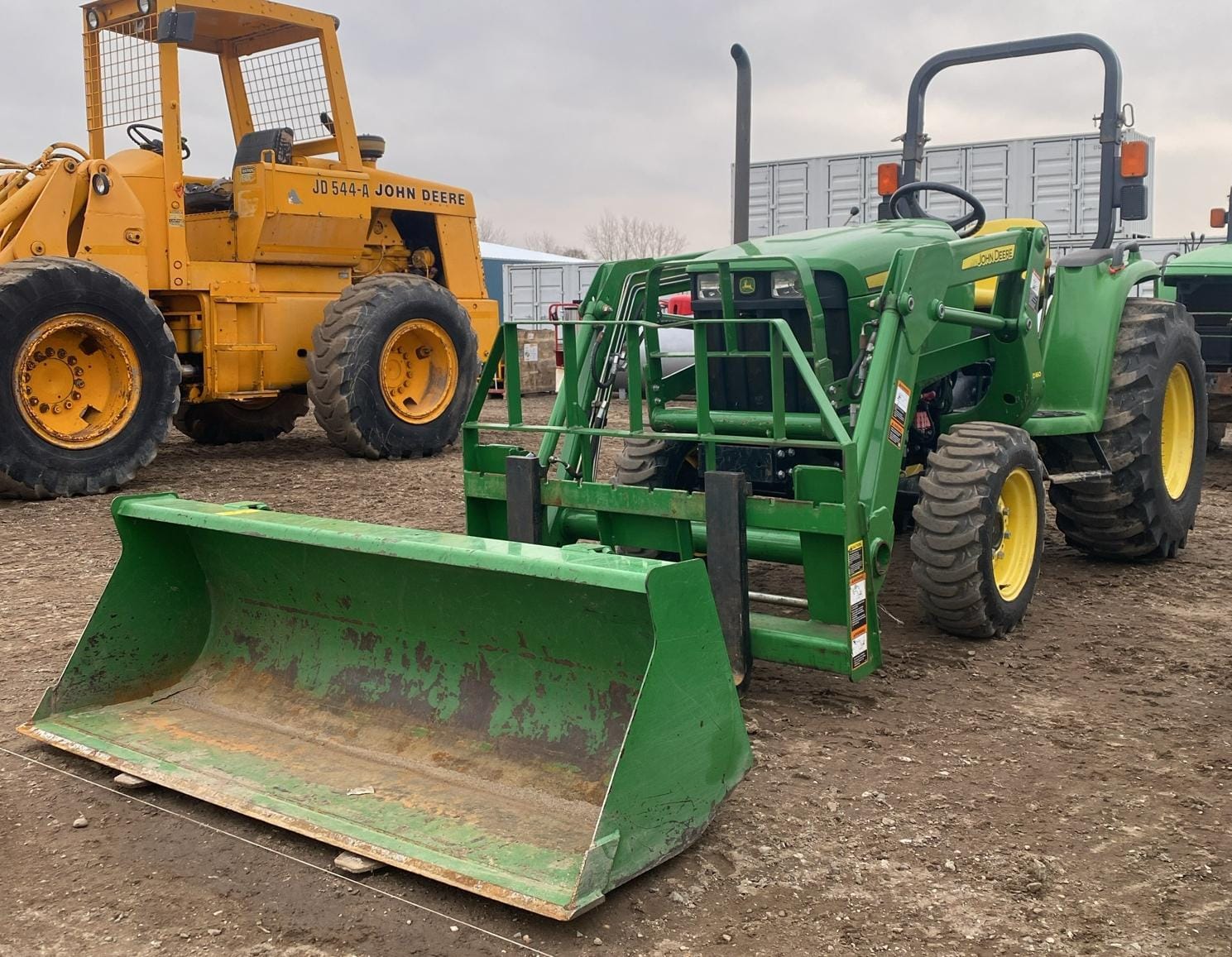 Main image John Deere 3032E