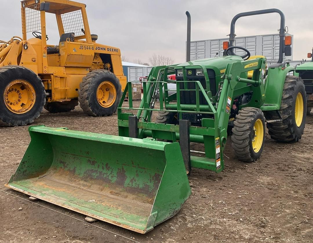 Image of John Deere 3032E Primary image