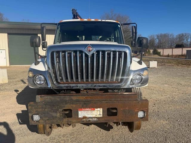 Image of International 7400 equipment image 1