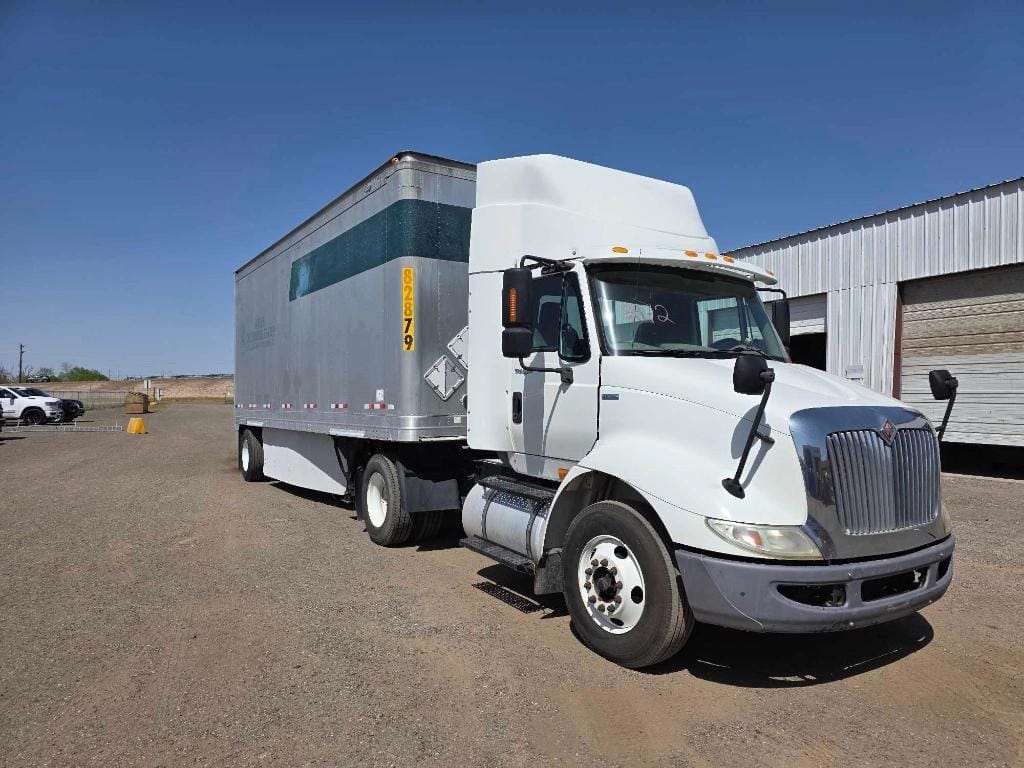 2010 International 8600 Equipment Image0