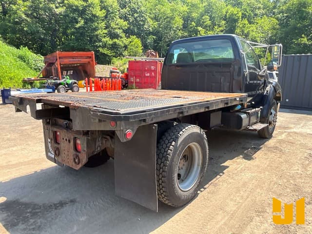 Image of Ford F-650 equipment image 4