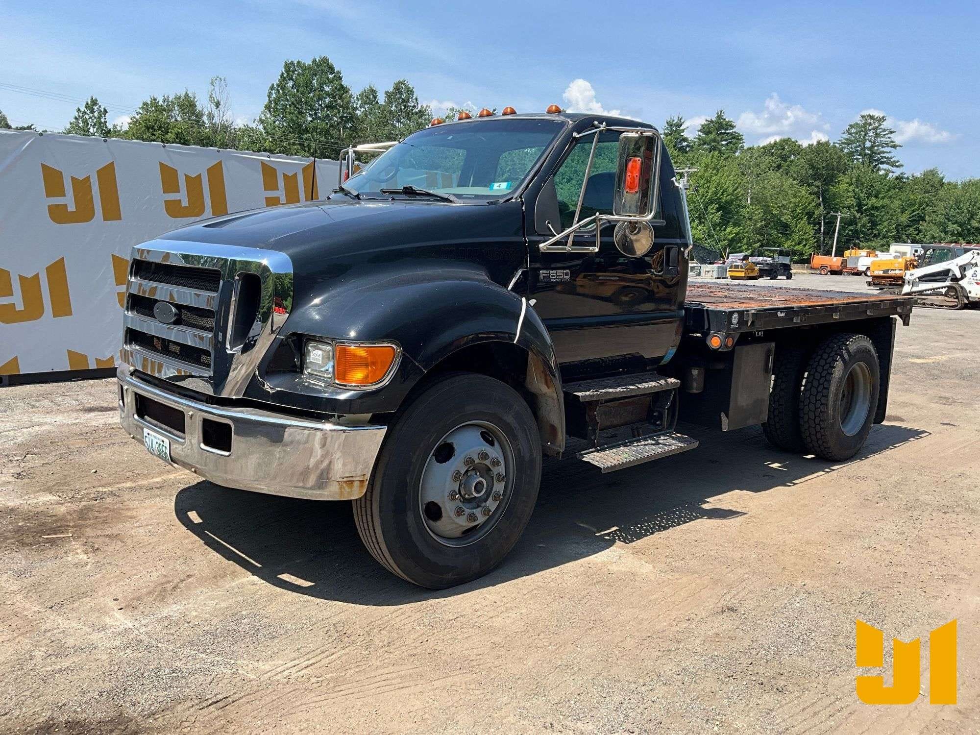 2006 Ford F-650 Equipment Image0