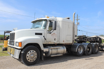 Main image Mack CHU613