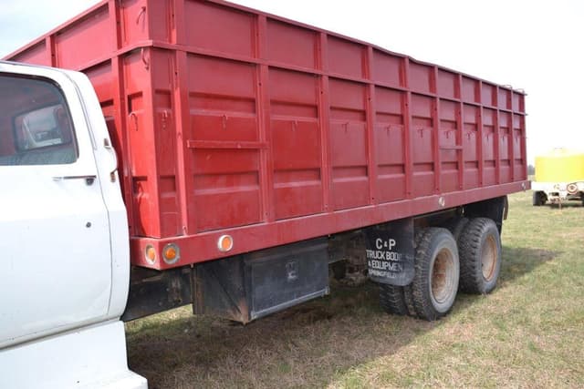 Image of Chevrolet C65 equipment image 1