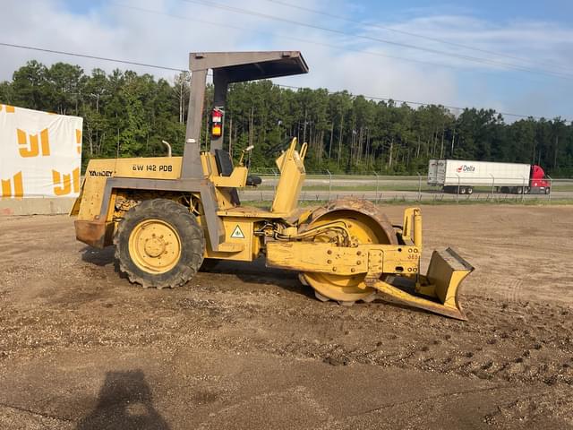Image of Bomag BW142PD equipment image 3