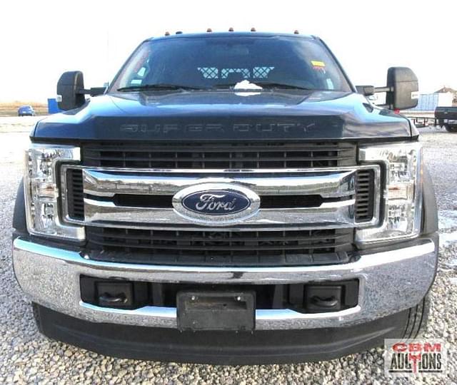 Image of Ford F-550 equipment image 4