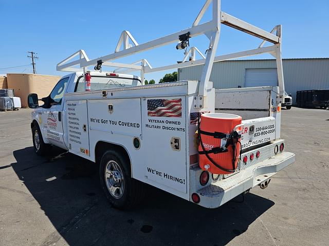 Image of Ford F-350 equipment image 1