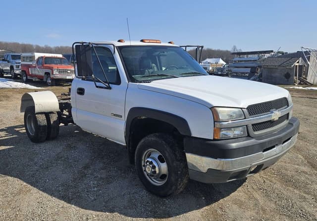 Image of Chevrolet 3500 equipment image 2