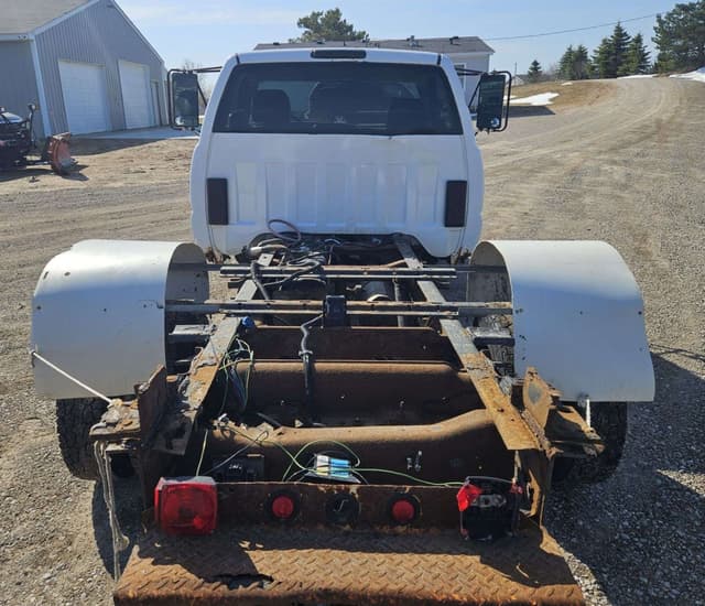 Image of Chevrolet 3500 equipment image 4