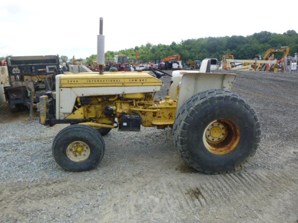 Main image International Harvester 2444