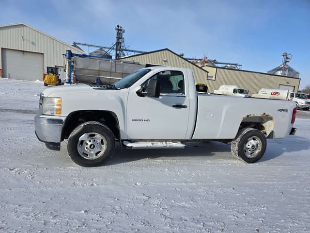 Image of Chevrolet 2500HD equipment image 3