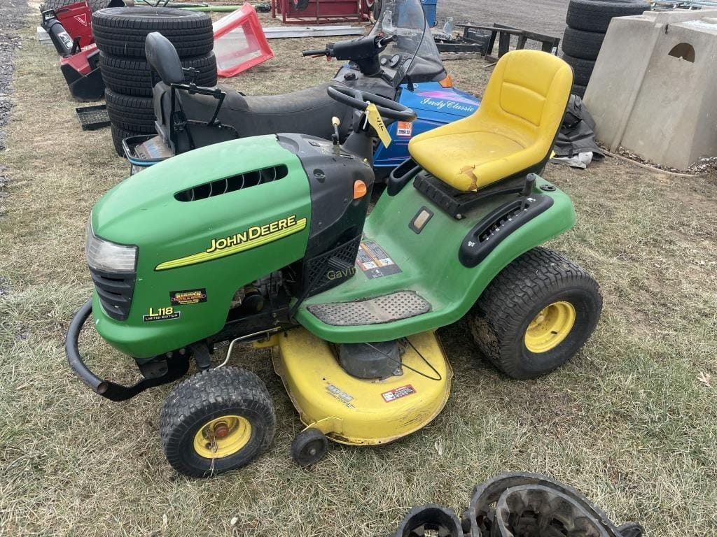 Main image John Deere L118