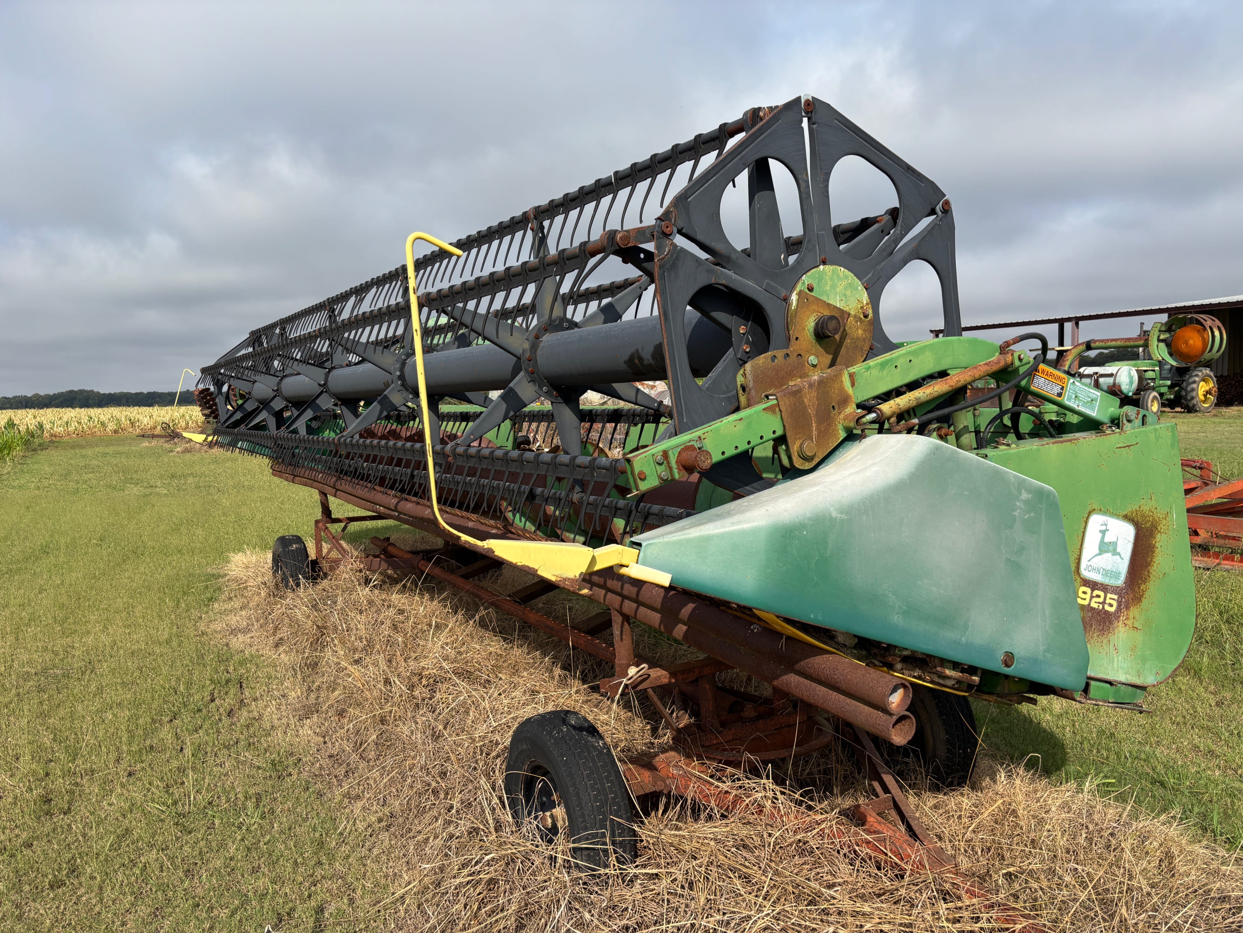 John Deere 925 Equipment Image0