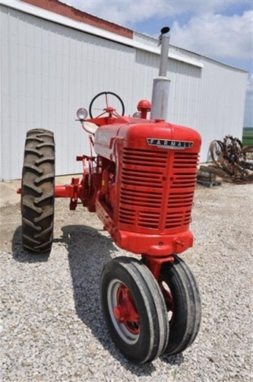 Image of Farmall M equipment image 2