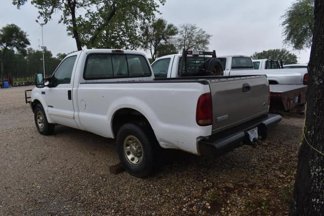 Image of Ford F-250 equipment image 2
