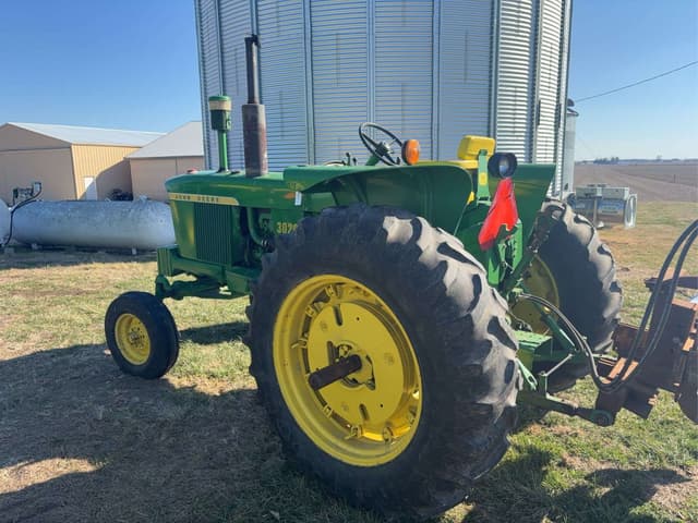Image of John Deere 3020 equipment image 4