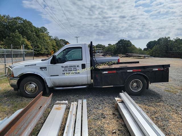 Image of Ford F-350 equipment image 1