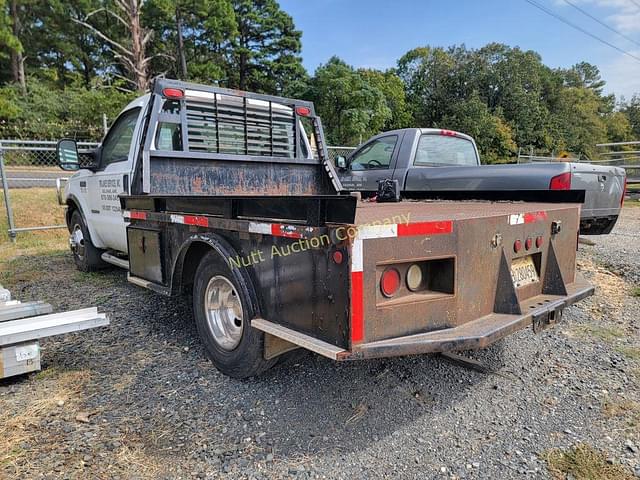 Image of Ford F-350 equipment image 2