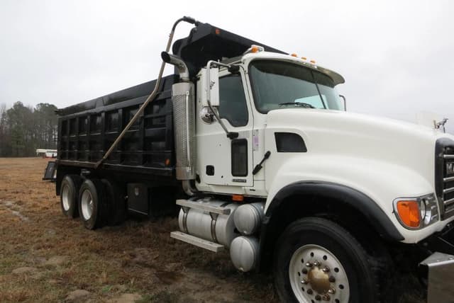 Image of Mack Granite equipment image 4