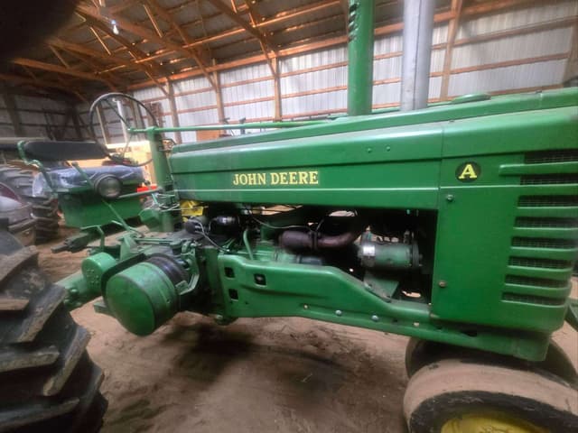 Image of John Deere A equipment image 1