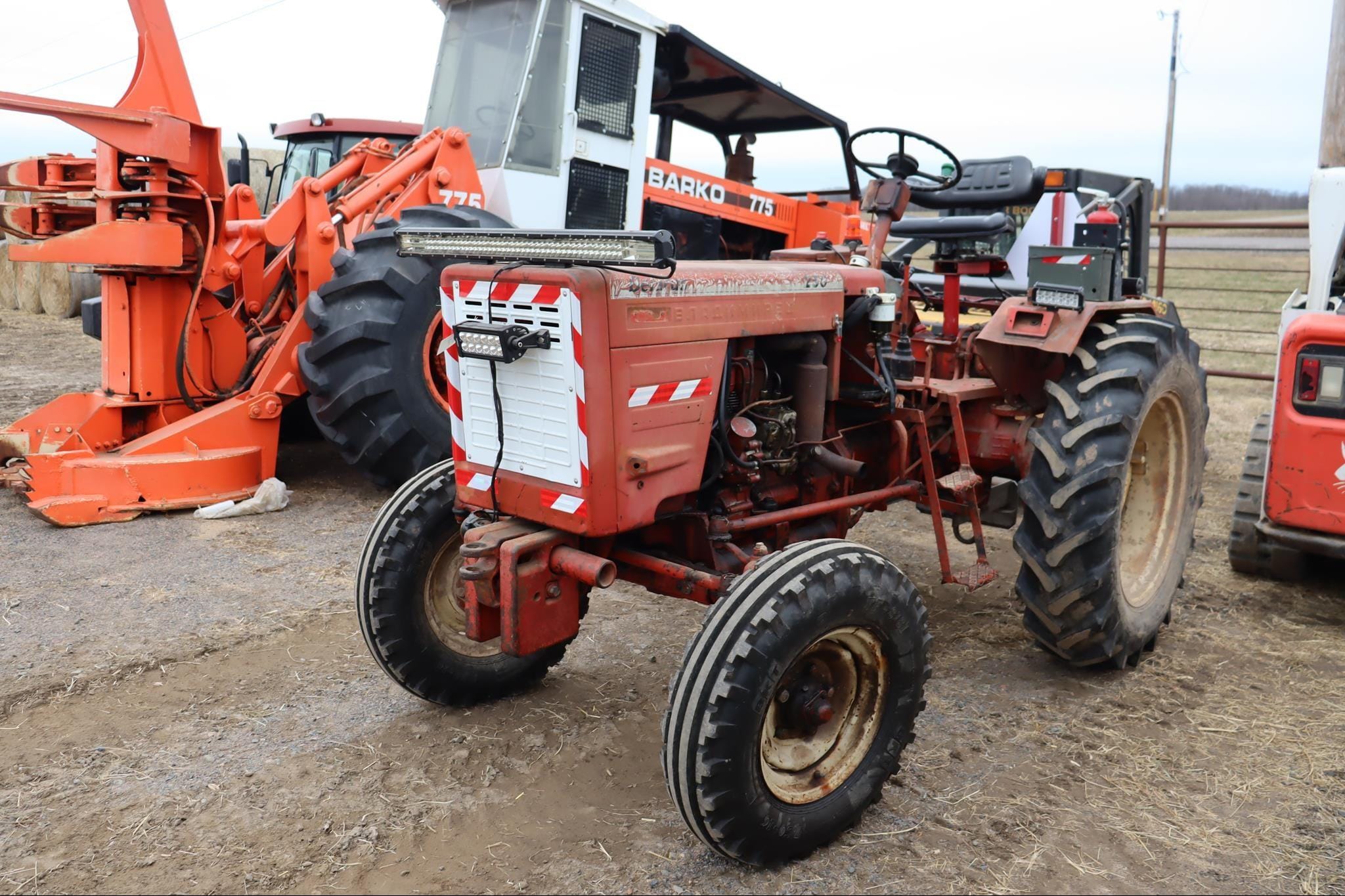 Belarus 250 Equipment Image0