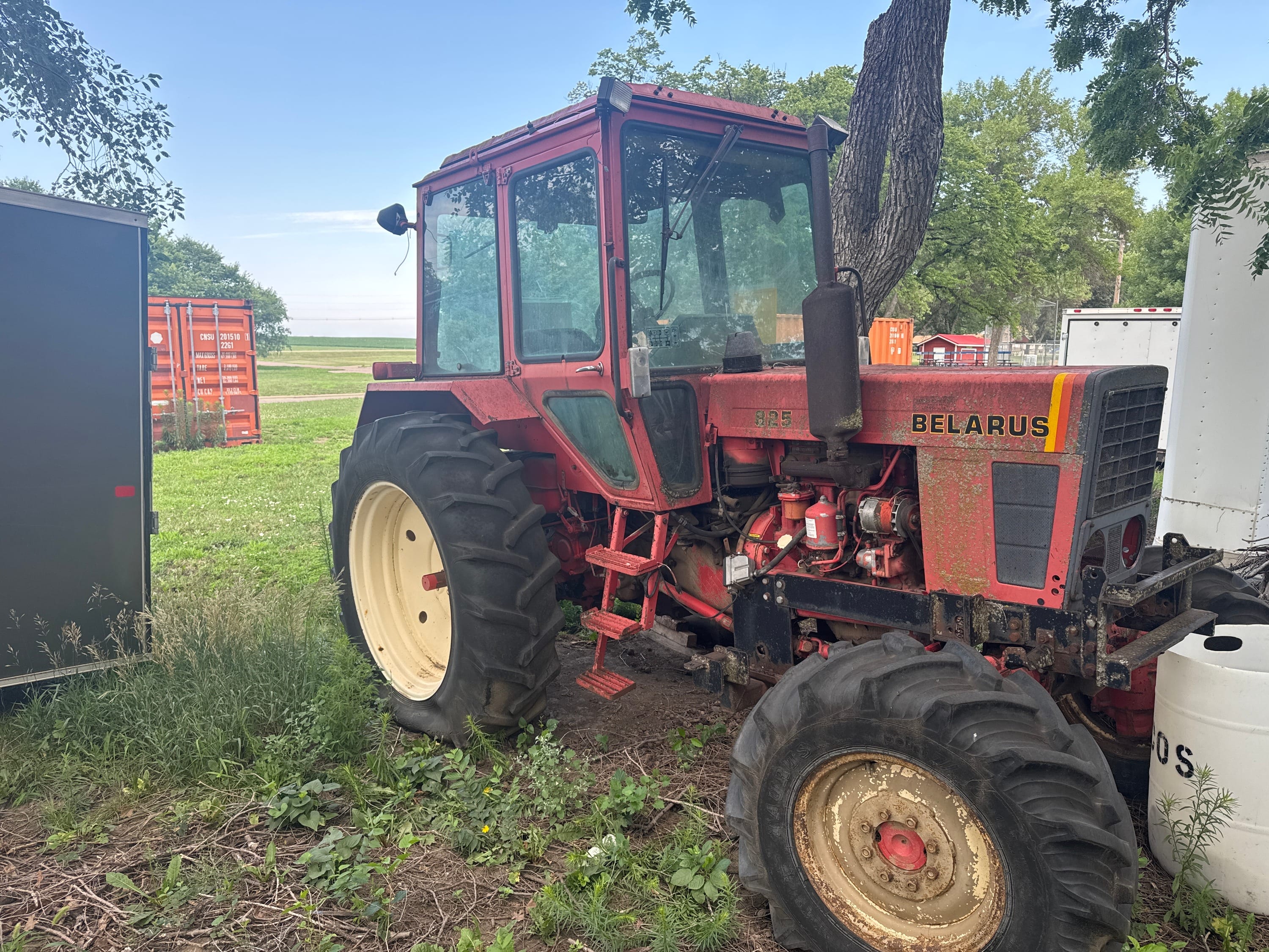 Belarus 825 Equipment Image0